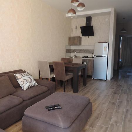 Tamara Apartment Takaishvili 3 Batumi Exterior photo